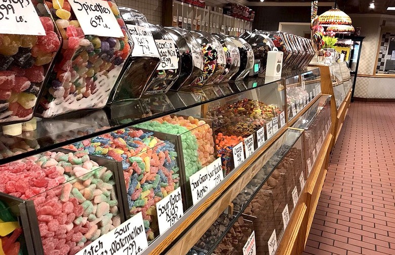 Best Old School Candy Shop: Candyland (Minneapolis) 