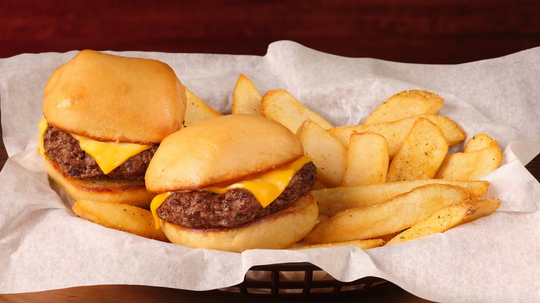 Texas Roadhouse mini cheeseburger kid's meal in a basket