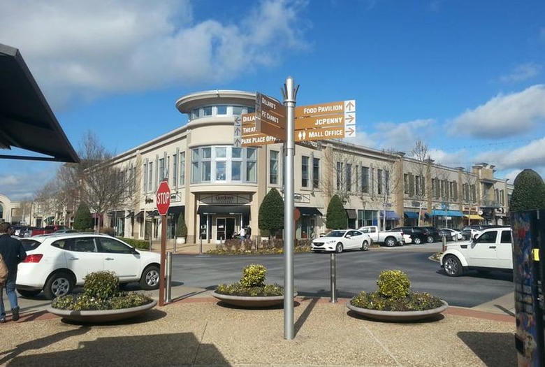 Arkansas: Pinnacle Hills Promenade, Rogers