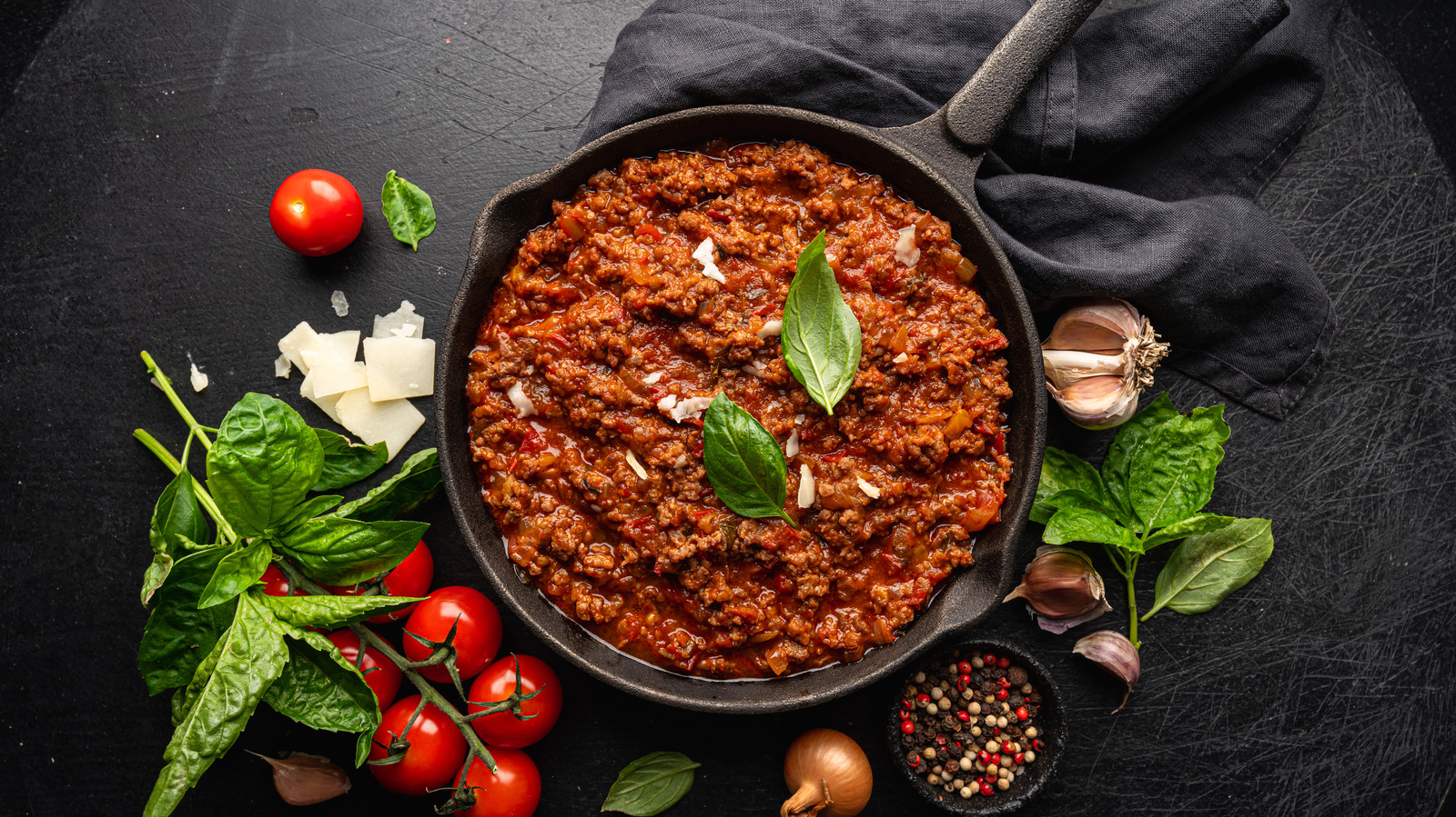 The Best Meat Sauces Should Look Like 'Sludge,' According To 1 Chef