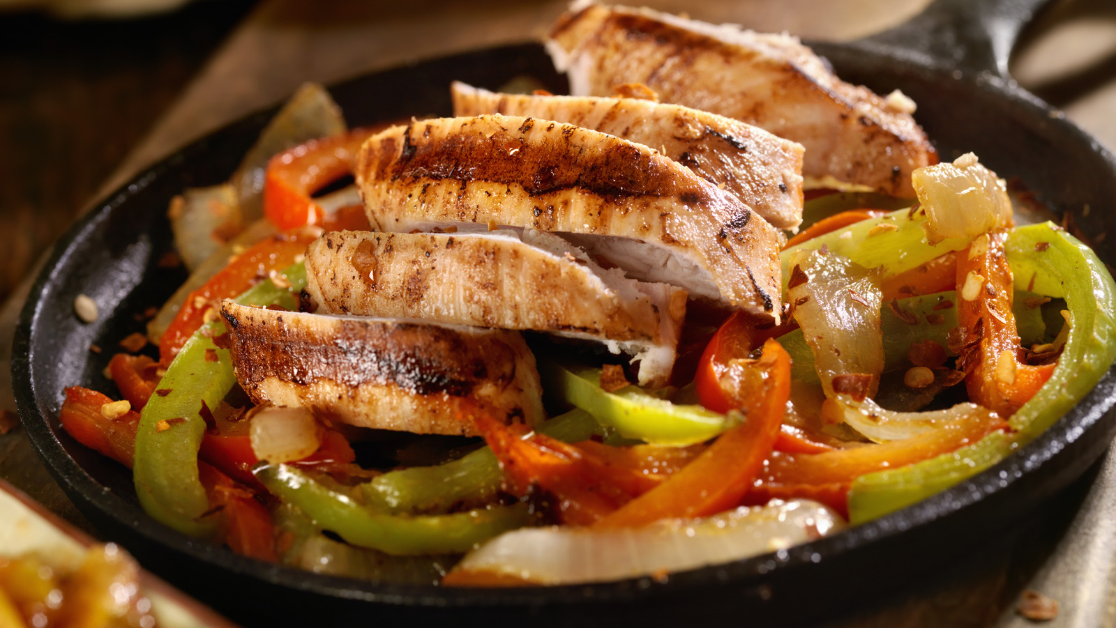 The Best Method Of Cutting Bell Peppers For Fajitas