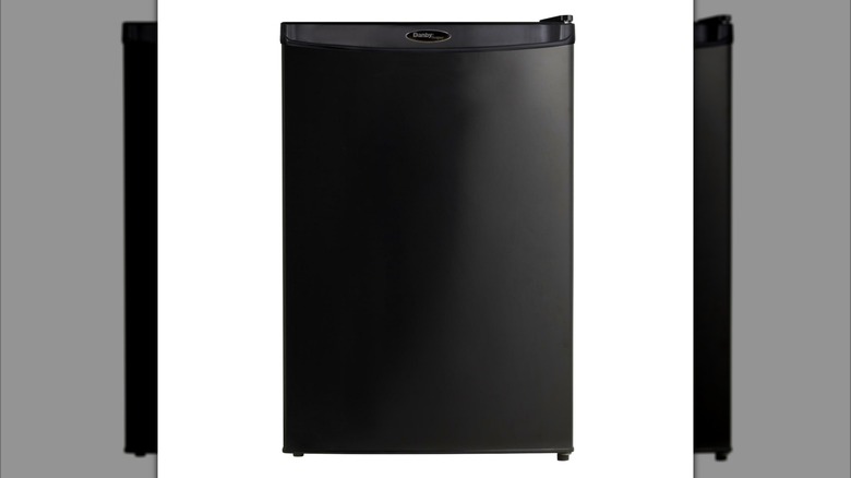 Danby DAR044A4BDD-6 mini fridge in the color black