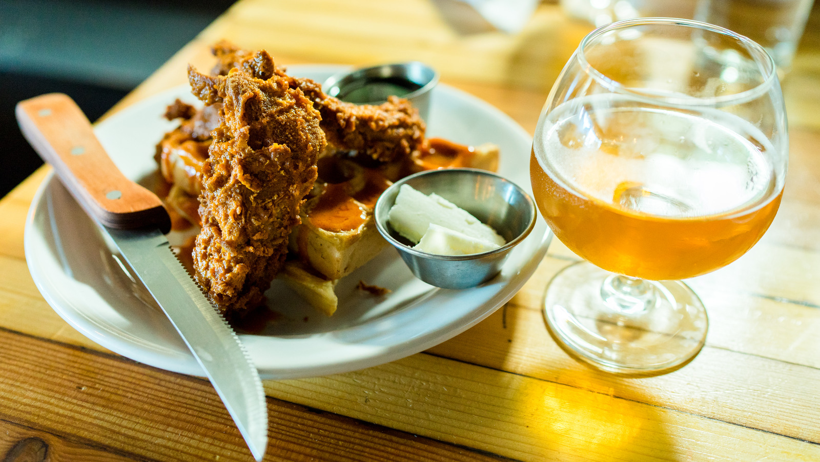 The Best Type Of Beer To Pair With Chicken And Waffles - Vimarsana News