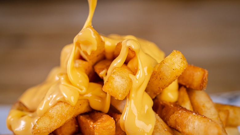 Fries with cheese sauce