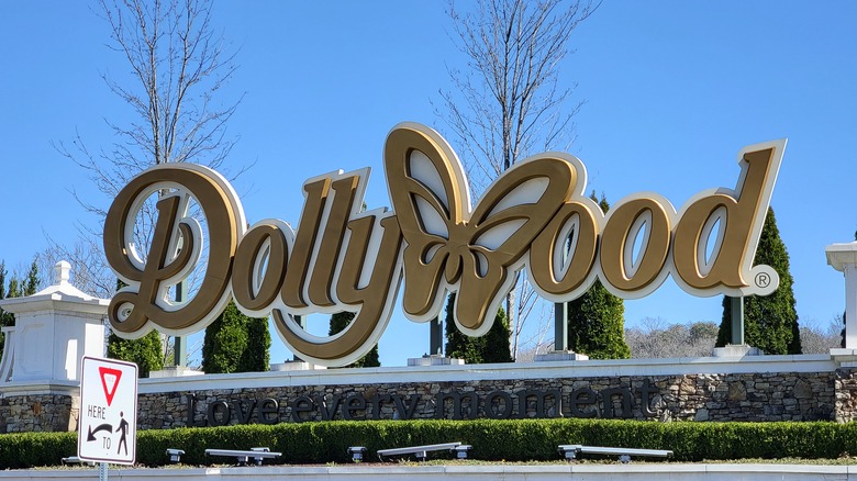 Dollywood sign with clear blue sky