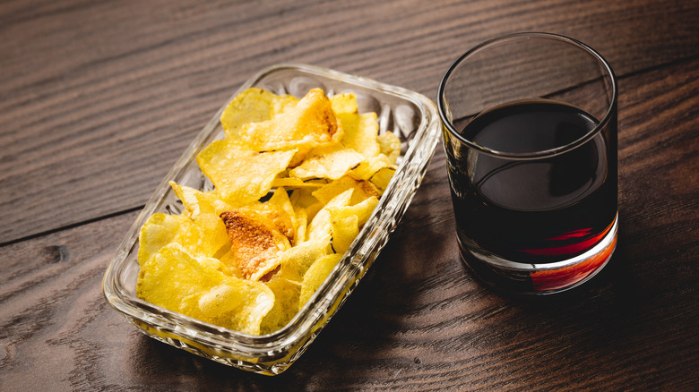 Wine with potato chips
