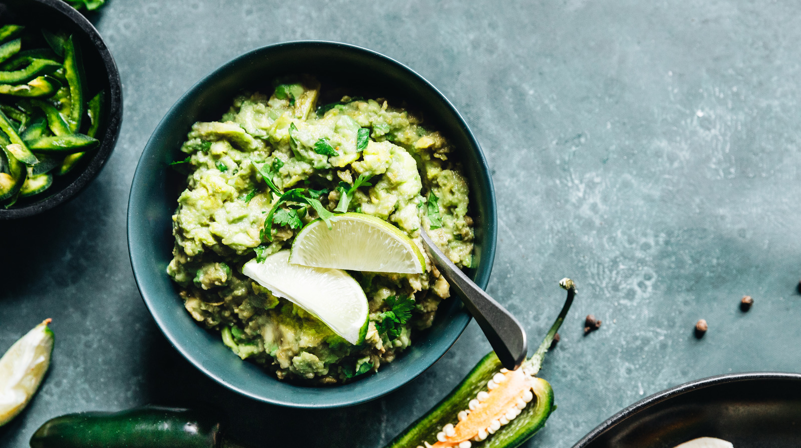 The Blender Tip For Guacamole That Lets The Avocado Shine