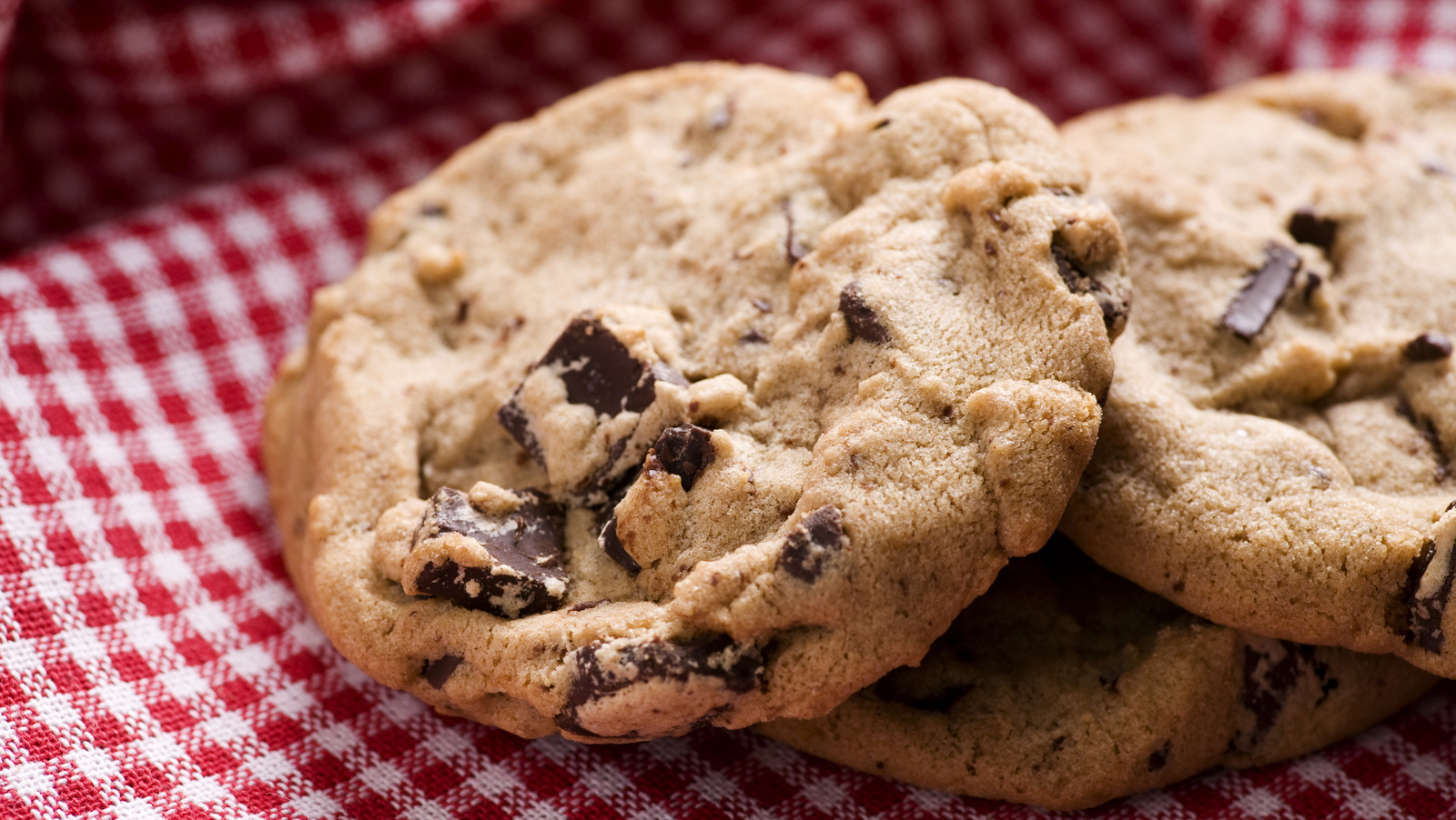The Boozy Ingredient That'll Take Your Chocolate Chip Cookies Up A Notch - Vimarsana News