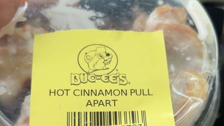 Close up of Buc-ee's cinnamon pull apart container