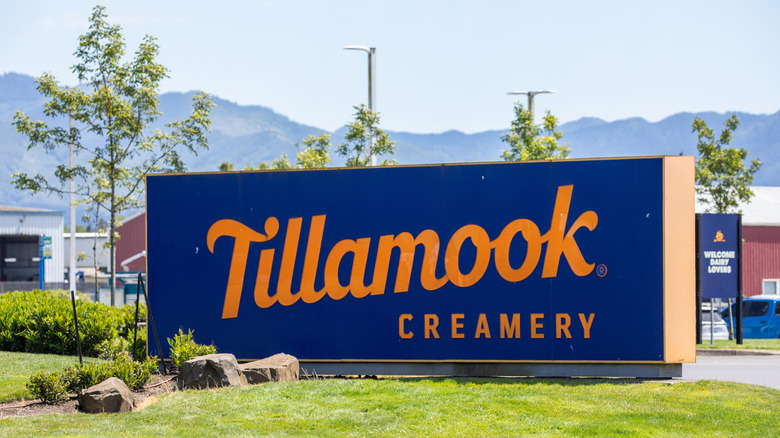 sign for tillamook creamery