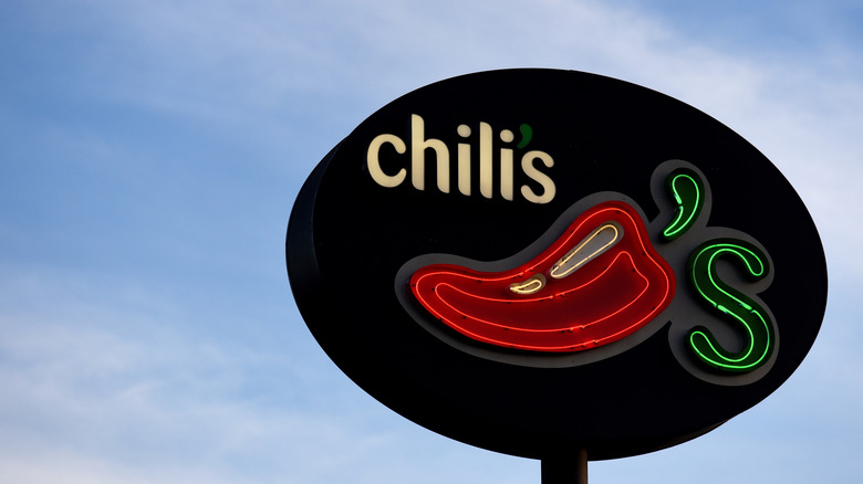 Chili's sign