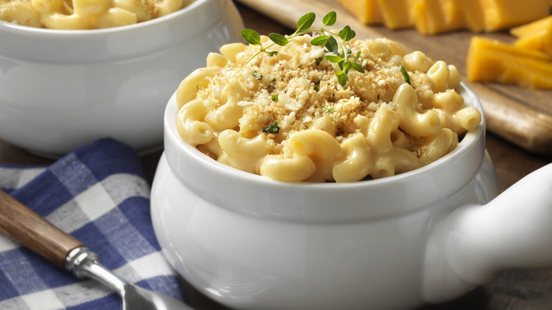 Mac and cheese with fresh herbs