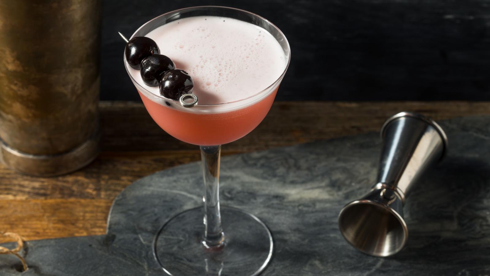 The Classic Pink Squirrel Cocktail Only Requires 3 Ingredients - Vimarsana News