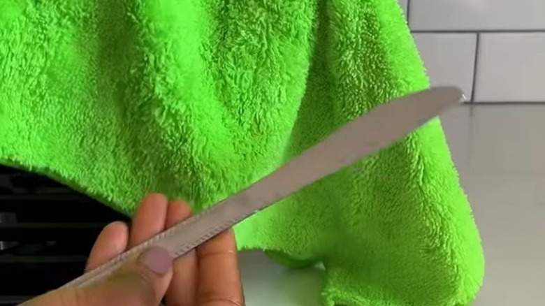 Butter knife and microfiber cloth