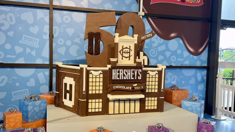 Hershey's Chocolate World chocolate centerpiece