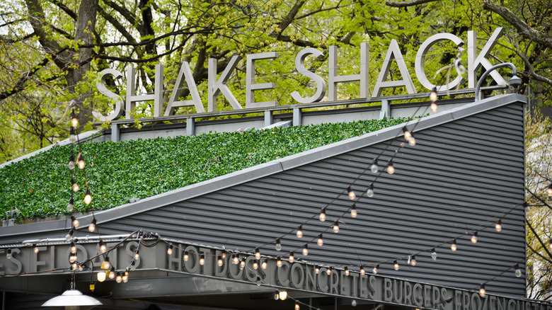 Shake Shack sign
