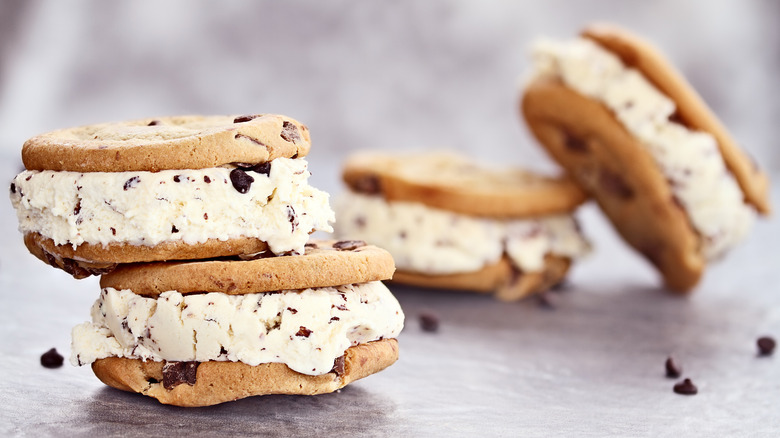 ice cream sandwiches with cookies