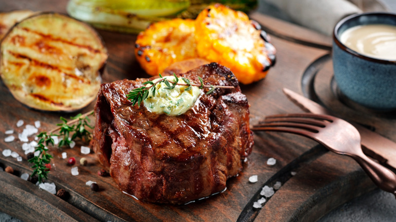 Filet mignon with butter