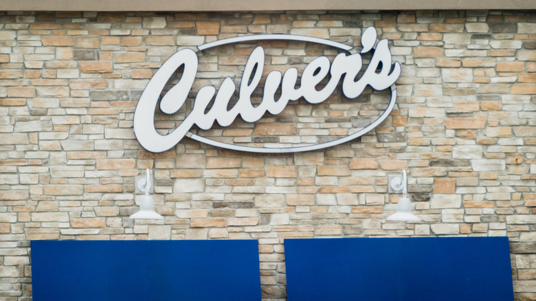 Culver's restaurant sign
