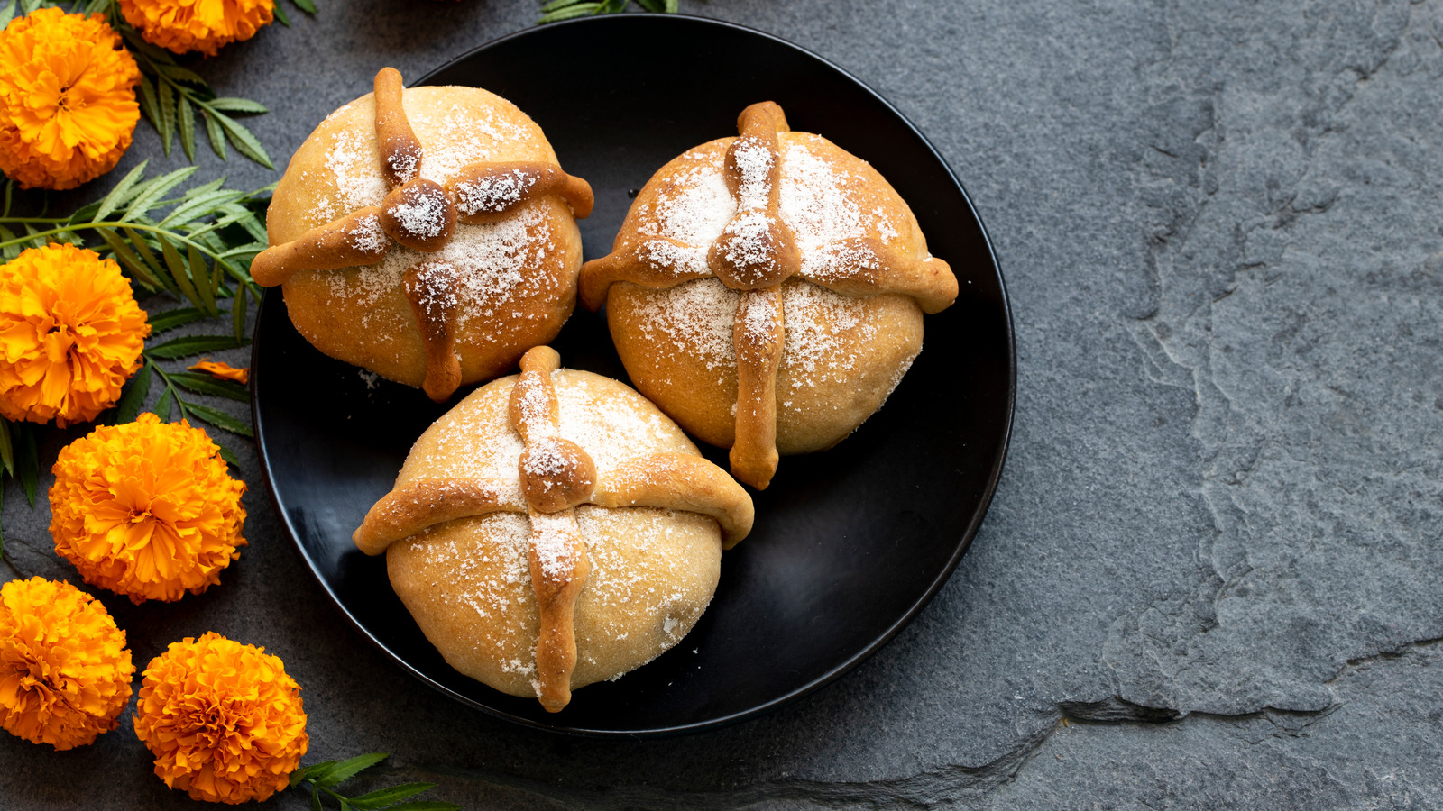 The Delectable Mexican Bread That's A Dia De Los Muertos Staple