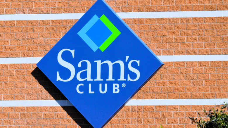 Exterior logo at a Sam's Club
