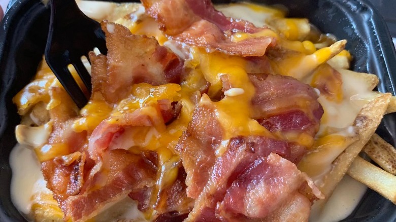 Wendy's Pub Friesin tray