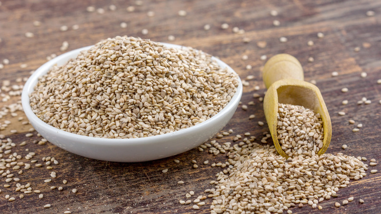 Sesame seeds in a porcelain dish 