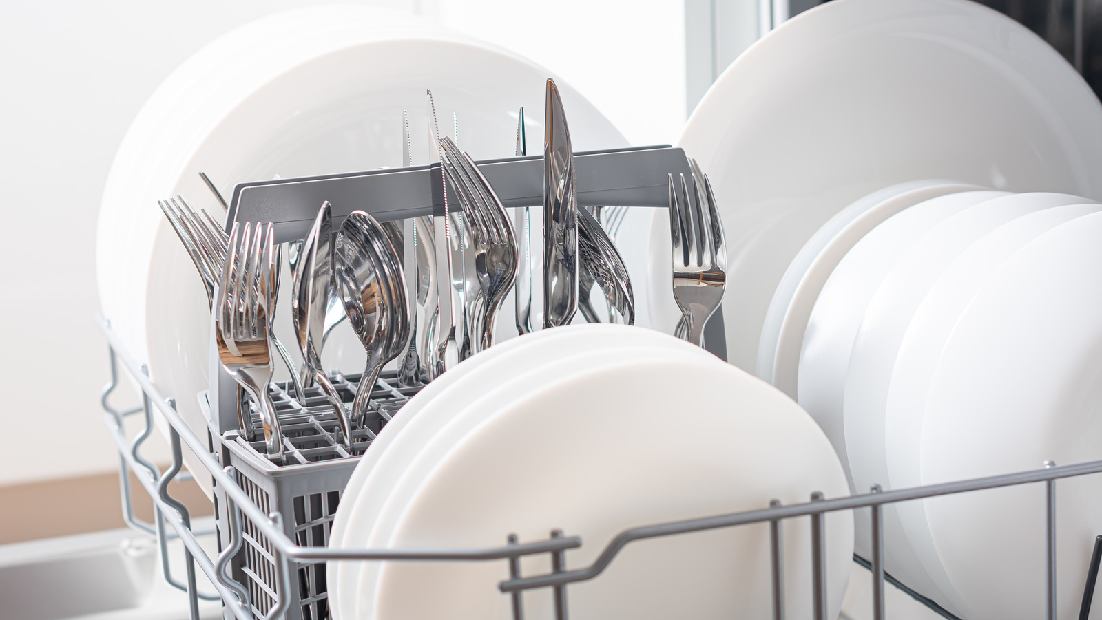 https://www.thedailymeal.com/img/gallery/the-dishwasher-trick-to-getting-squeaky-clean-silverware/l-intro-1694027823.jpg