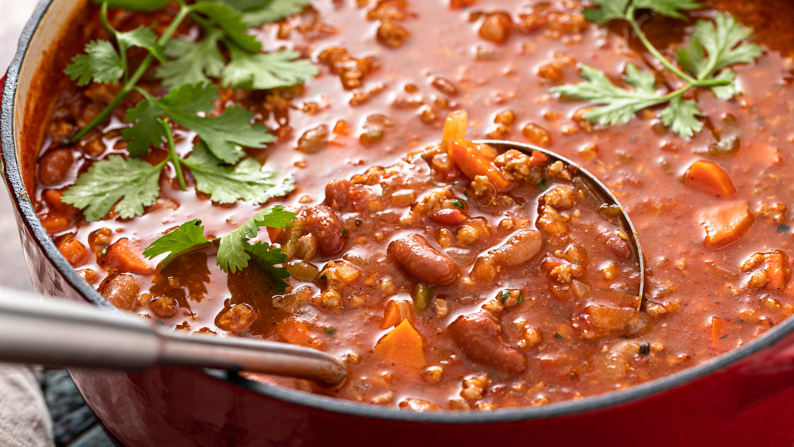 The Dried Ingredient That'll Give Your Chili A Subtle Sweetness - Vimarsana News