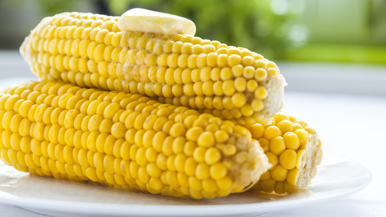 The Drink Cooler Hack For Cooking Large Batches Of Corn At Once - Vimarsana News