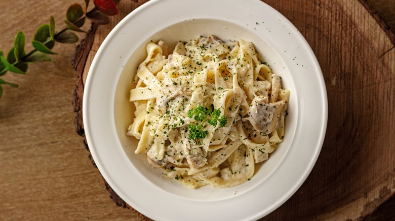 Chicken Alfredo fettucine