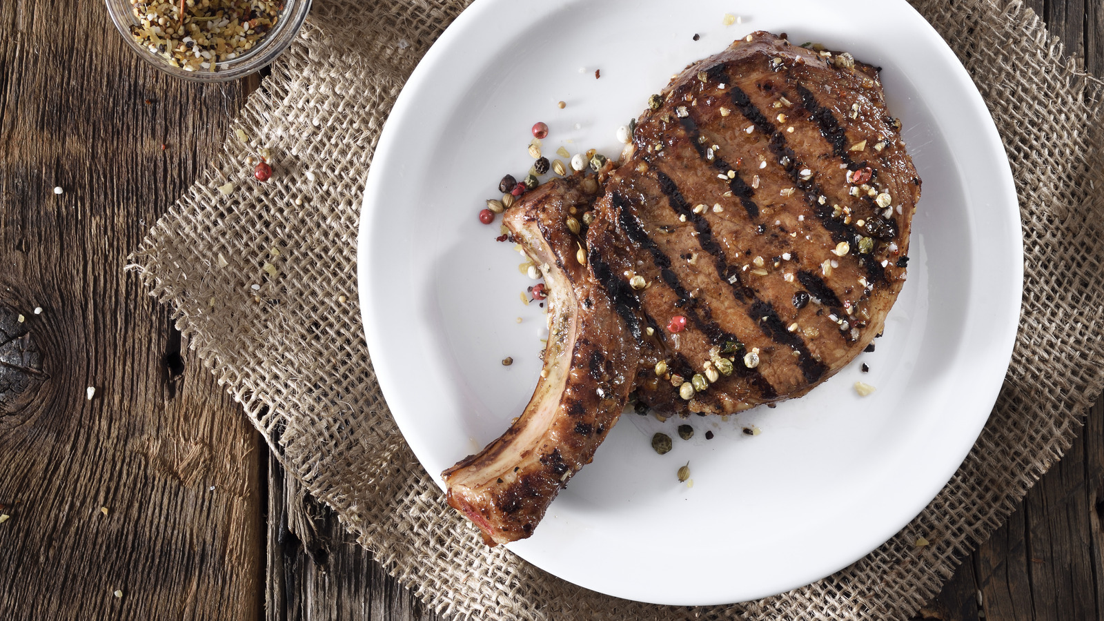The Easiest Tip For A Better Steak Dinner Is To Heat Up Your Plate