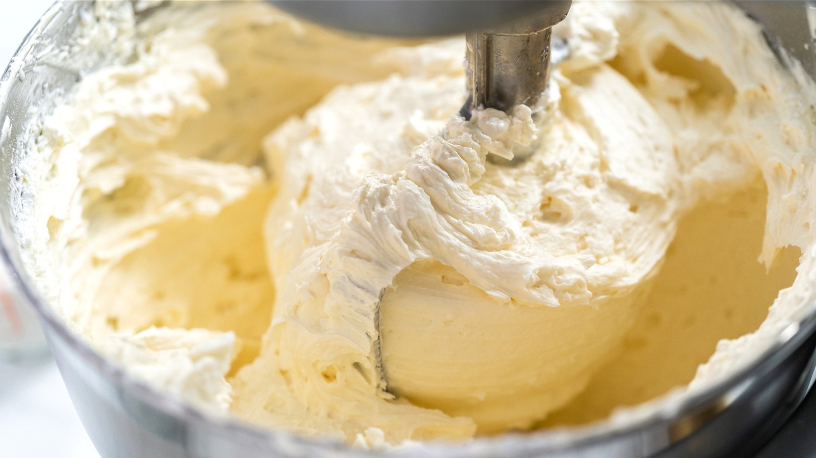 The Easy Heat Trick That's Sure To Fix Your Broken Buttercream