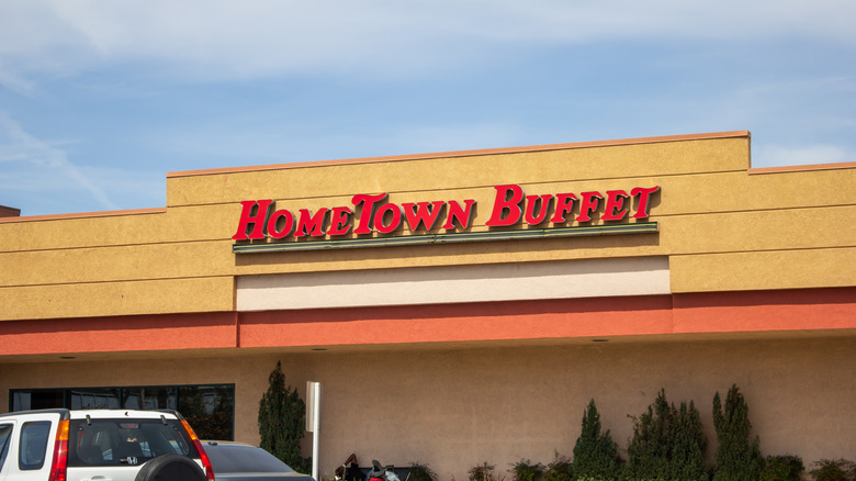 Hometown Buffet restaurant exterior
