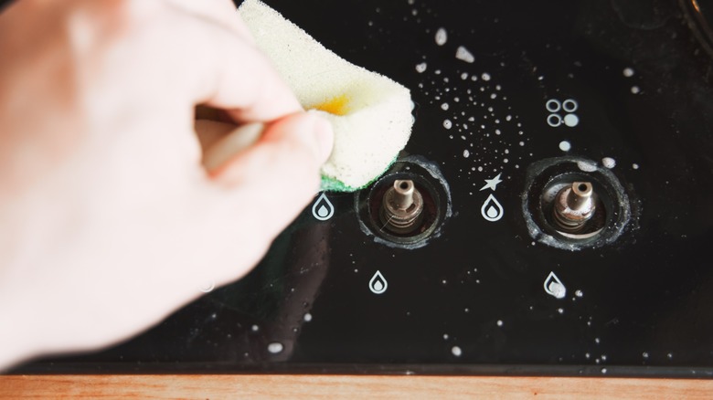 cleaning stove knobs