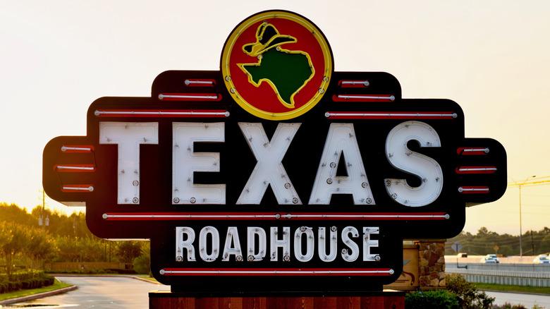 Texas roadhouse sign