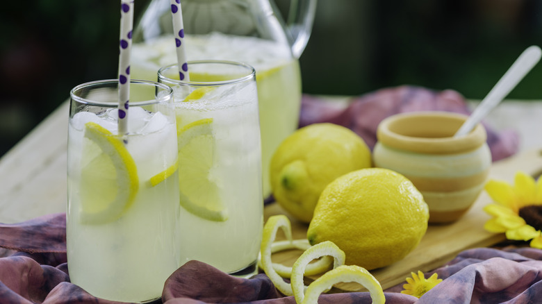 glasses of lemonade on outdoor table