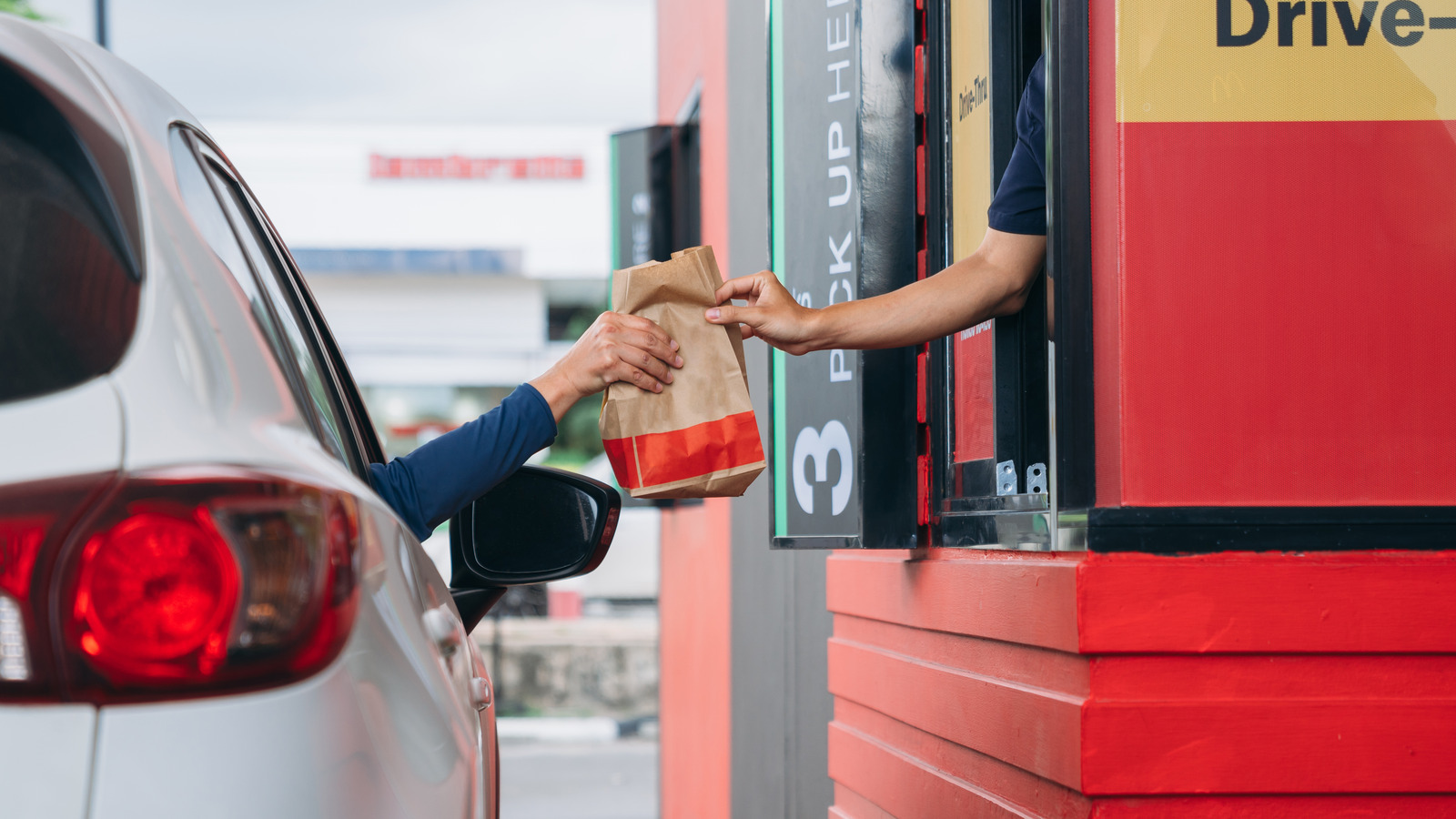 The Genius Hack For Keeping Your Takeout Warm On The Drive Home