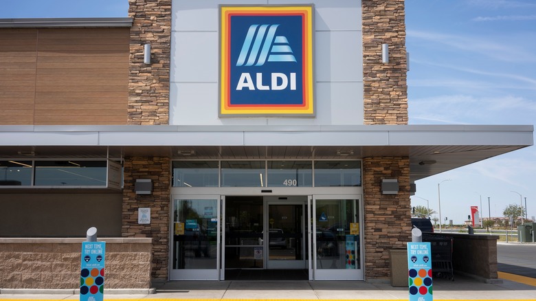 Aldi entrance