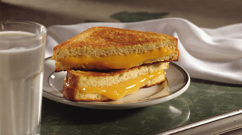 grilled cheese sandwich on plate