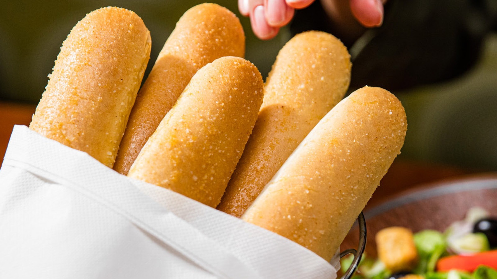 The Hidden Catch Behind Olive Garden's 'Unlimited' Breadsticks