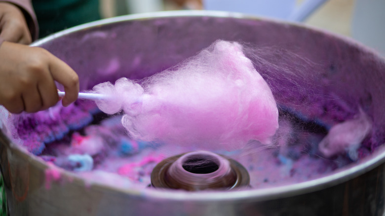 Cotton candy machine