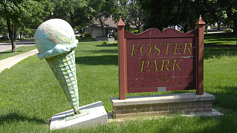 Foster park sign and ice cream statue