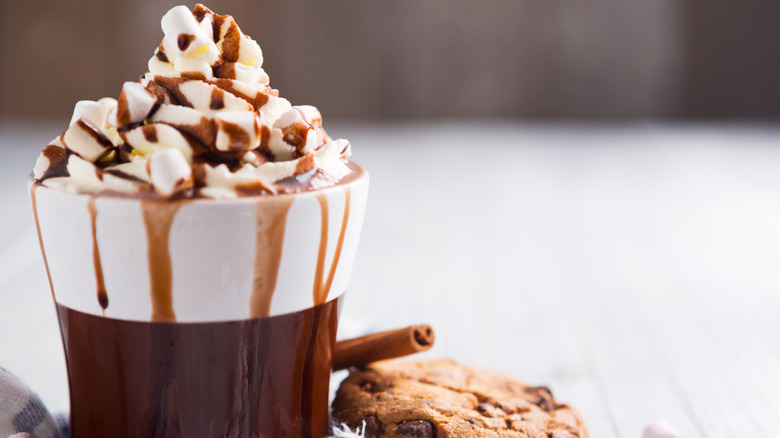 Hot chocolate and a cookie