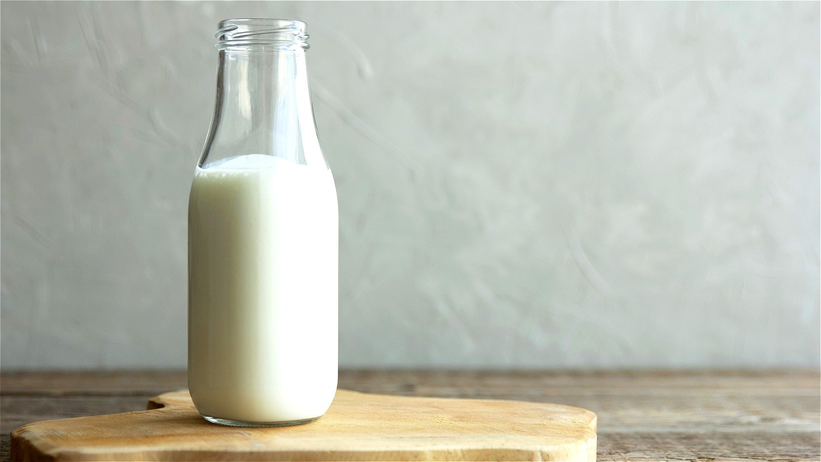 The Ingredient Swap You Need To Make For The Best Homemade Buttermilk