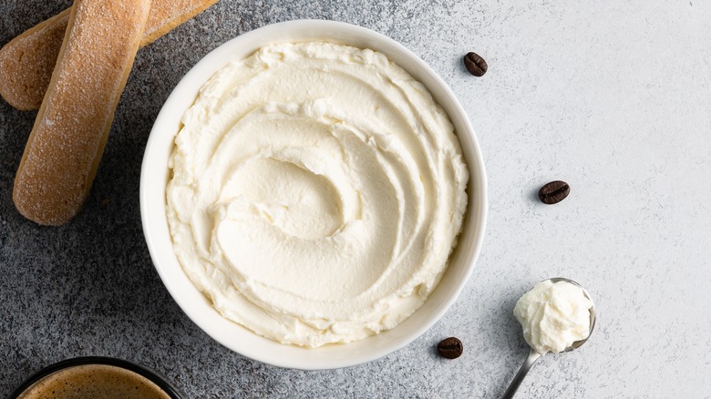 Bowl of mascarpone 