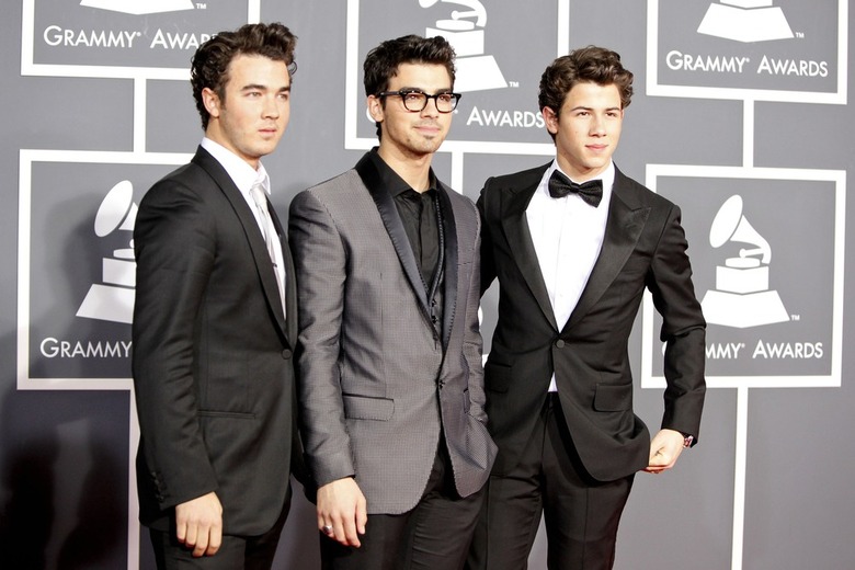 The Jonas Brothers' Family Restaurant Wants Its Waiters to Sing and Play Music