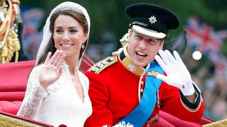 William and Kate waving at wedding