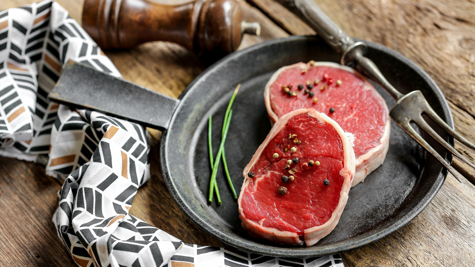 The Makeshift Cooking Twine Hack Perfect For Meat Lovers