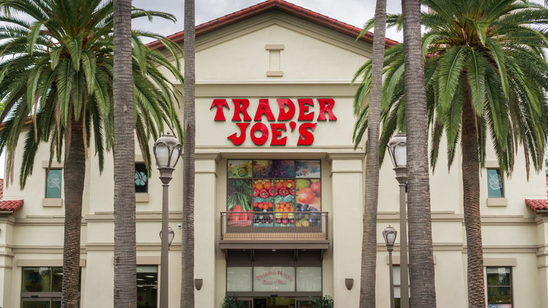 Trader Joe's with palm trees outside